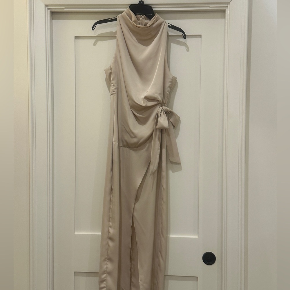 Elegant Cream Midi Dress